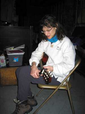 8434 Mellise singing.jpg