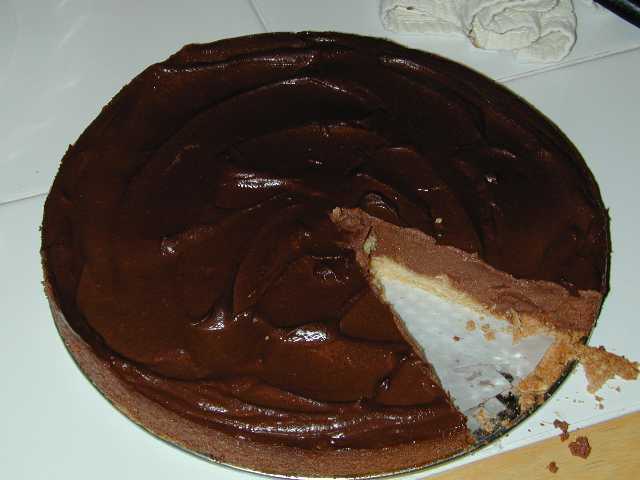 the Millennium pie reincarnated from Lori's kitchen.. YUM.. (Rob has competition!)